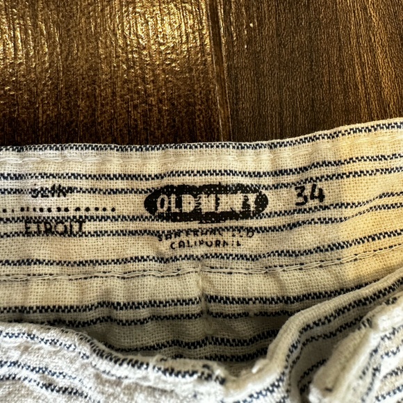 Old navy men’s shorts, size 34 - Picture 2 of 4
